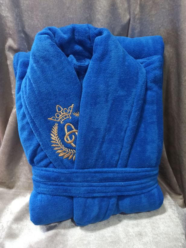حوله تن پوش یقه گلدوزی سایز 125 مناسب سایز لارج و ایکس لارج رنگ ثابت مناسب تا وزن 85 تا قد 185