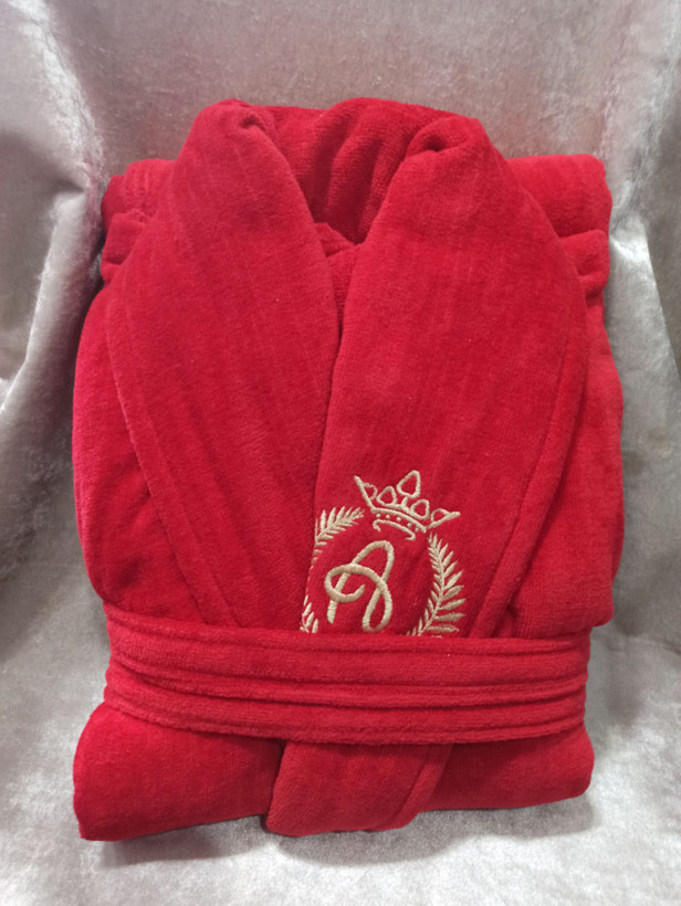 حوله تن پوش یقه گلدوزی سایز 125 مناسب سایز لارج و ایکس لارج رنگ ثابت مناسب تا وزن 85 تا قد 185