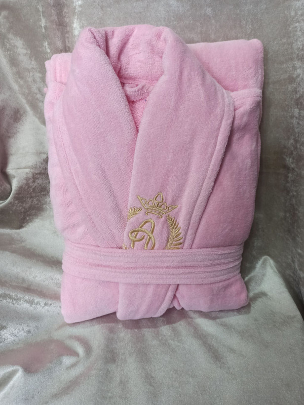 حوله تن پوش یقه گلدوزی سایز 125 مناسب سایز لارج و ایکس لارج رنگ ثابت مناسب تا وزن 85 تا قد 185